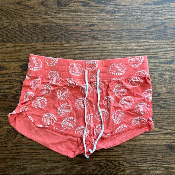 American Eagle Coca-cola pajama shorts red size medium, medium rise - Picture 3 of 3